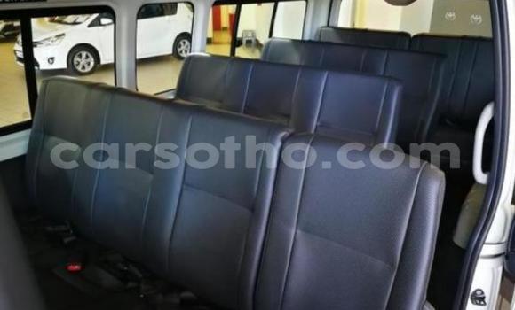 Acheter Occasion Voiture Toyota Hiace Blanc à Maputsoa, Leribe Acheter Occasion Voiture Toyota Hiace Blanc à Maputsoa, Leribe
