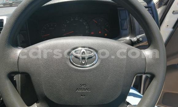 Acheter Occasion Voiture Toyota Hiace Blanc à Maputsoa, Leribe Acheter Occasion Voiture Toyota Hiace Blanc à Maputsoa, Leribe
