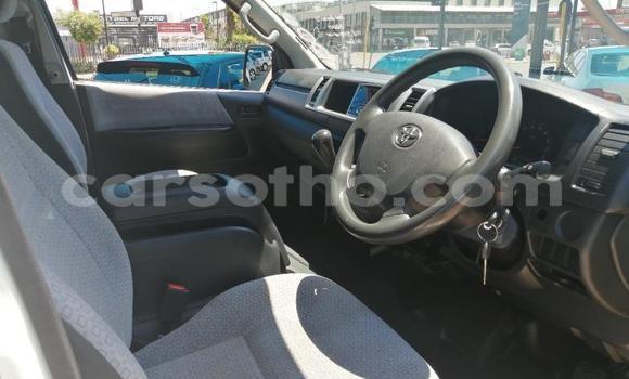 Acheter Occasion Voiture Toyota Hiace Blanc à Maputsoa, Leribe Acheter Occasion Voiture Toyota Hiace Blanc à Maputsoa, Leribe