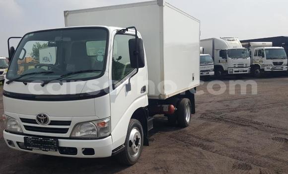 Sayi Na hannu Toyota Dyna White Mota in Maputsoa a Leribe Sayi Na hannu Toyota Dyna White Mota in Maputsoa a Leribe