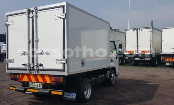 Sayi Na hannu Toyota Dyna White Mota in Maputsoa a Leribe Sayi Na hannu Toyota Dyna White Mota in Maputsoa a Leribe