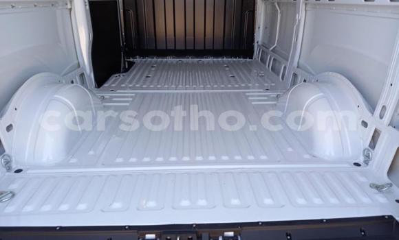 Acheter Occasion Voiture Toyota Innova Blanc à Maputsoa, Leribe Acheter Occasion Voiture Toyota Innova Blanc à Maputsoa, Leribe