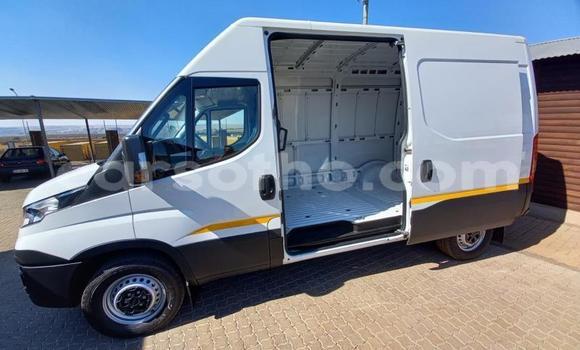 Acheter Occasion Voiture Toyota Innova Blanc à Maputsoa, Leribe Acheter Occasion Voiture Toyota Innova Blanc à Maputsoa, Leribe