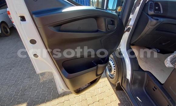 Acheter Occasion Voiture Toyota Innova Blanc à Maputsoa, Leribe Acheter Occasion Voiture Toyota Innova Blanc à Maputsoa, Leribe