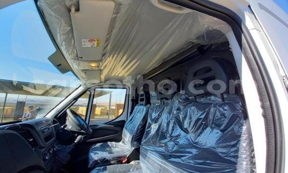 Acheter Occasion Voiture Toyota Innova Blanc à Maputsoa, Leribe Acheter Occasion Voiture Toyota Innova Blanc à Maputsoa, Leribe