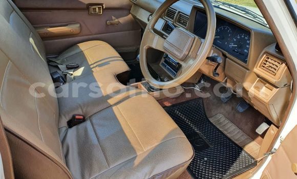 اشتري مستعمل Toyota Hilux White سيارة في Maseru في Maseru اشتري مستعمل Toyota Hilux White سيارة في Maseru في Maseru