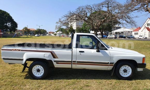 اشتري مستعمل Toyota Hilux White سيارة في Maseru في Maseru اشتري مستعمل Toyota Hilux White سيارة في Maseru في Maseru
