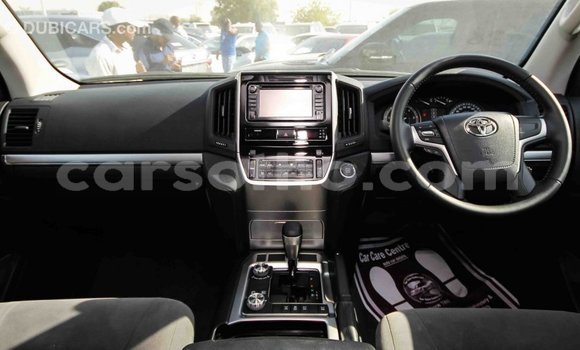 Acheter Import Voiture Toyota Land Cruiser Noir à Import - Dubai, Maseru Acheter Import Voiture Toyota Land Cruiser Noir à Import - Dubai, Maseru