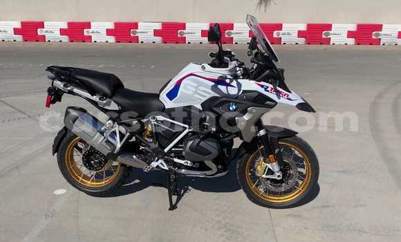 Sayi Na hannu BMW R1200GS Adventure White Motsi in Import - Dubai a Maseru