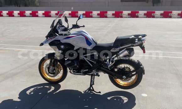 Sayi Na hannu BMW R1200GS Adventure White Motsi in Import - Dubai a Maseru Sayi Na hannu BMW R1200GS Adventure White Motsi in Import - Dubai a Maseru
