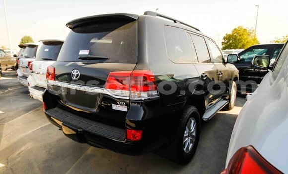 Acheter Import Voiture Toyota Land Cruiser Noir à Import - Dubai, Maseru Acheter Import Voiture Toyota Land Cruiser Noir à Import - Dubai, Maseru