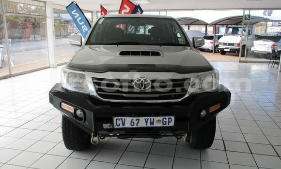 Sayi Na hannu Toyota Hilux White Mota in Maseru a Maseru Sayi Na hannu Toyota Hilux White Mota in Maseru a Maseru