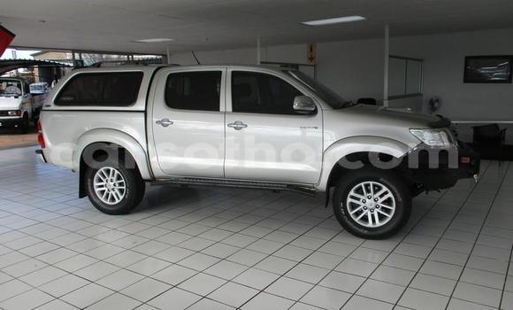 Sayi Na hannu Toyota Hilux White Mota in Maseru a Maseru Sayi Na hannu Toyota Hilux White Mota in Maseru a Maseru