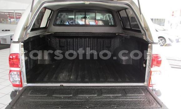 Sayi Na hannu Toyota Hilux White Mota in Maseru a Maseru Sayi Na hannu Toyota Hilux White Mota in Maseru a Maseru