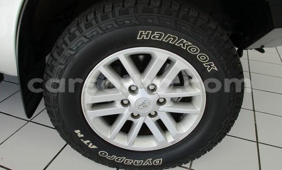 Sayi Na hannu Toyota Hilux White Mota in Maseru a Maseru Sayi Na hannu Toyota Hilux White Mota in Maseru a Maseru