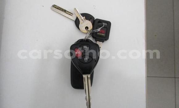 Sayi Na hannu Toyota Hilux White Mota in Maseru a Maseru Sayi Na hannu Toyota Hilux White Mota in Maseru a Maseru