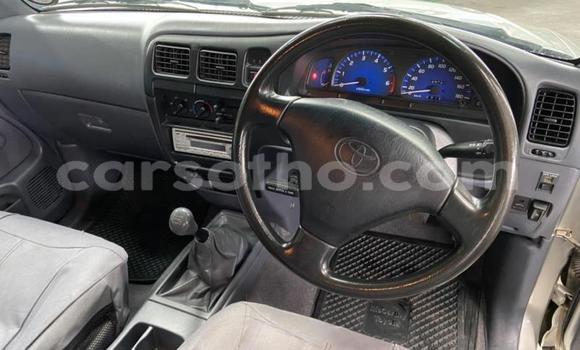 Sayi Na hannu Toyota Hilux Silver Mota in Thaba–Tseka a Mafeteng Sayi Na hannu Toyota Hilux Silver Mota in Thaba–Tseka a Mafeteng