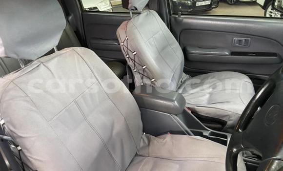 Sayi Na hannu Toyota Hilux Silver Mota in Thaba–Tseka a Mafeteng Sayi Na hannu Toyota Hilux Silver Mota in Thaba–Tseka a Mafeteng