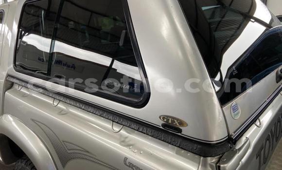 Sayi Na hannu Toyota Hilux Silver Mota in Thaba–Tseka a Mafeteng Sayi Na hannu Toyota Hilux Silver Mota in Thaba–Tseka a Mafeteng