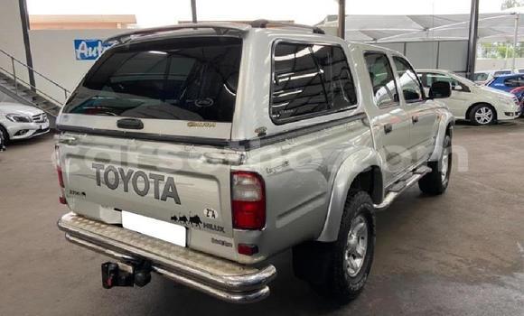 Sayi Na hannu Toyota Hilux Silver Mota in Thaba–Tseka a Mafeteng Sayi Na hannu Toyota Hilux Silver Mota in Thaba–Tseka a Mafeteng