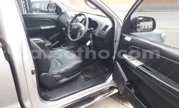 Buy Used Toyota Hilux Silver Car in Maputsoe in Leribe Buy Used Toyota Hilux Silver Car in Maputsoe in Leribe