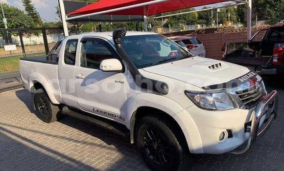 Buy Used Toyota Hilux White Car in Maputsoe in Leribe Buy Used Toyota Hilux White Car in Maputsoe in Leribe