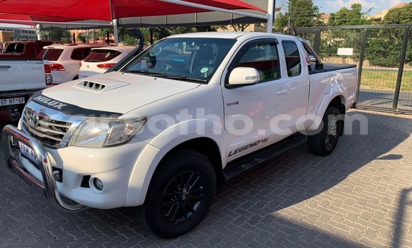 Buy Used Toyota Hilux White Car in Maputsoe in Leribe Buy Used Toyota Hilux White Car in Maputsoe in Leribe