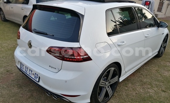 Buy Used Volkswagen Golf White Car in Maseru in Maseru Buy Used Volkswagen Golf White Car in Maseru in Maseru