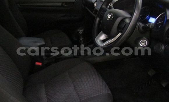 اشتري مستعمل Toyota Hilux White سيارة في Maseru في Maseru اشتري مستعمل Toyota Hilux White سيارة في Maseru في Maseru