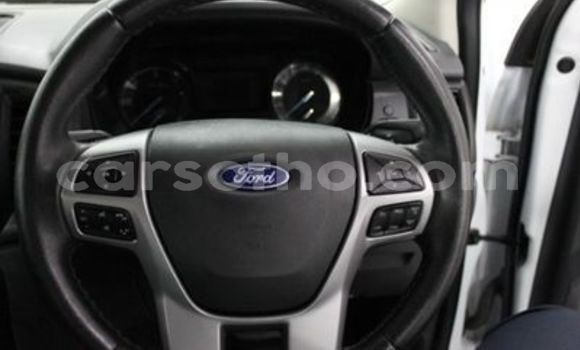 Sayi Na hannu Ford Ranger White Mota in Maseru a Maseru Sayi Na hannu Ford Ranger White Mota in Maseru a Maseru