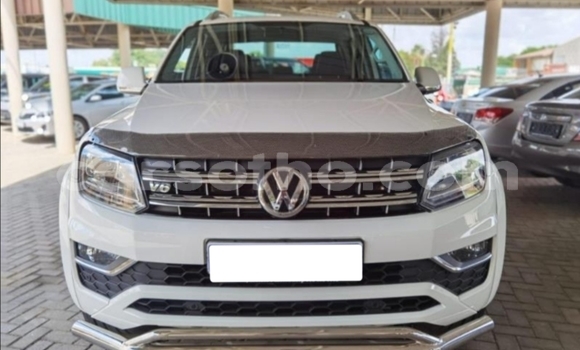 Sayi Na hannu Volkswagen Amarok White Mota in Thaba–Tseka a Mafeteng Sayi Na hannu Volkswagen Amarok White Mota in Thaba–Tseka a Mafeteng