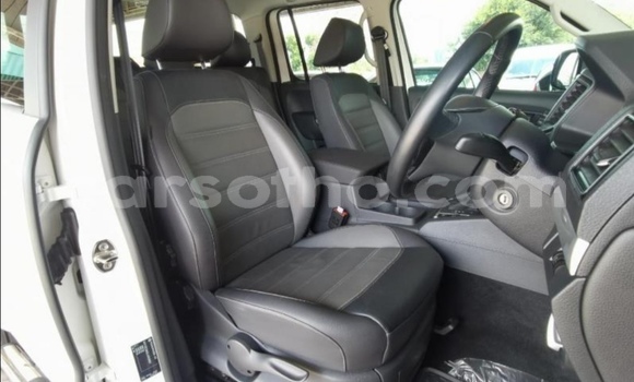 Sayi Na hannu Volkswagen Amarok White Mota in Thaba–Tseka a Mafeteng Sayi Na hannu Volkswagen Amarok White Mota in Thaba–Tseka a Mafeteng