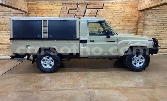 Buy Used Toyota Land Cruiser Brown Car in Maseru in Maseru Buy Used Toyota Land Cruiser Brown Car in Maseru in Maseru