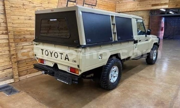 Buy Used Toyota Land Cruiser Brown Car in Maseru in Maseru Buy Used Toyota Land Cruiser Brown Car in Maseru in Maseru