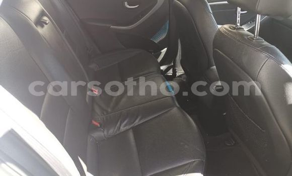 Acheter Occasion Voiture Hyundai i30 Blanc à Maseru, Maseru Acheter Occasion Voiture Hyundai i30 Blanc à Maseru, Maseru