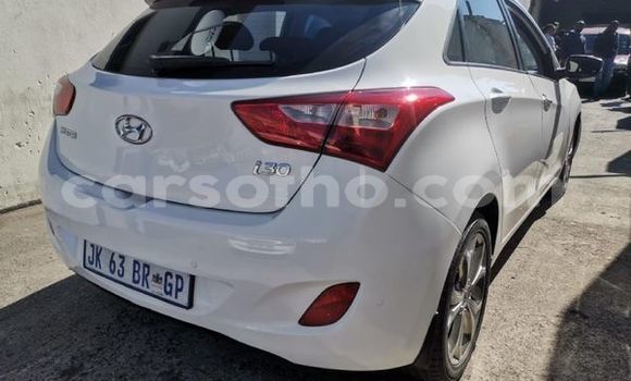 Acheter Occasion Voiture Hyundai i30 Blanc à Maseru, Maseru Acheter Occasion Voiture Hyundai i30 Blanc à Maseru, Maseru