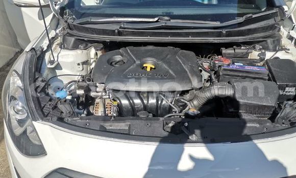 Acheter Occasion Voiture Hyundai i30 Blanc à Maseru, Maseru Acheter Occasion Voiture Hyundai i30 Blanc à Maseru, Maseru