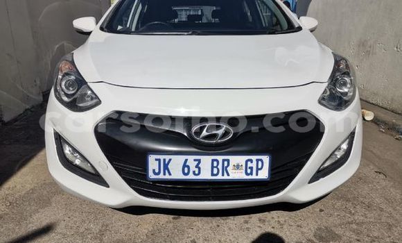 Acheter Occasion Voiture Hyundai i30 Blanc à Maseru, Maseru Acheter Occasion Voiture Hyundai i30 Blanc à Maseru, Maseru