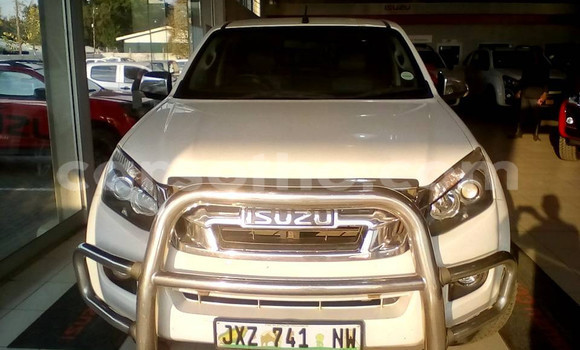 Sayi Na hannu Isuzu KB White Mota in Maseru a Maseru Sayi Na hannu Isuzu KB White Mota in Maseru a Maseru