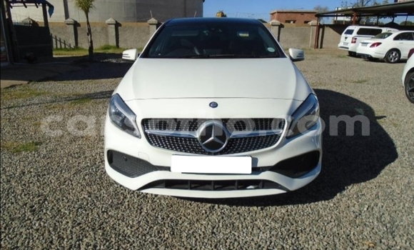 Sayi Na hannu Mercedes-Benz A200 White Mota in Maseru a Maseru Sayi Na hannu Mercedes-Benz A200 White Mota in Maseru a Maseru