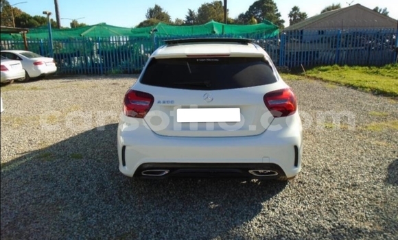 Sayi Na hannu Mercedes-Benz A200 White Mota in Maseru a Maseru Sayi Na hannu Mercedes-Benz A200 White Mota in Maseru a Maseru