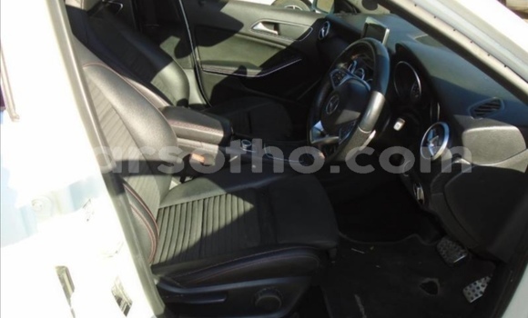 Sayi Na hannu Mercedes-Benz A200 White Mota in Maseru a Maseru Sayi Na hannu Mercedes-Benz A200 White Mota in Maseru a Maseru