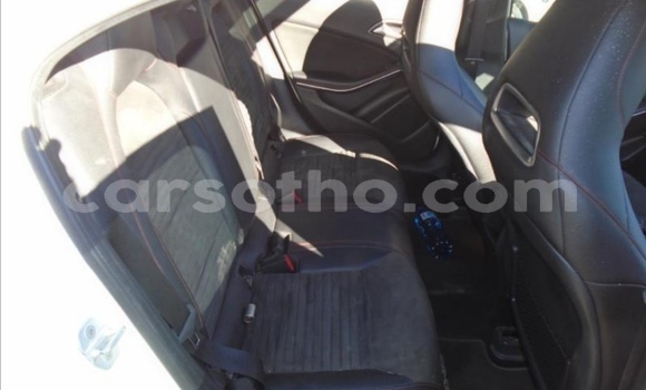 Sayi Na hannu Mercedes-Benz A200 White Mota in Maseru a Maseru Sayi Na hannu Mercedes-Benz A200 White Mota in Maseru a Maseru