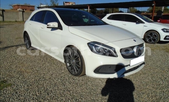 Sayi Na hannu Mercedes-Benz A200 White Mota in Maseru a Maseru Sayi Na hannu Mercedes-Benz A200 White Mota in Maseru a Maseru