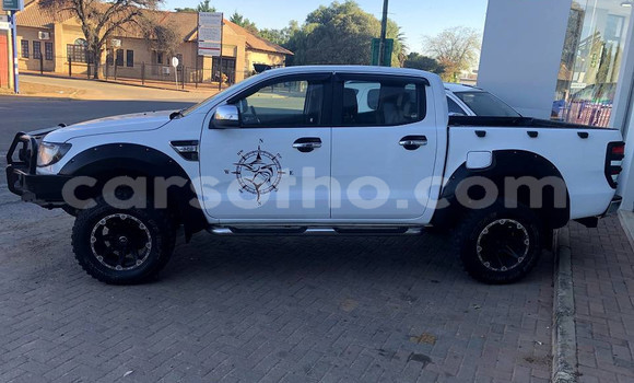 Sayi Na hannu Ford Ranger White Mota in Maseru a Maseru Sayi Na hannu Ford Ranger White Mota in Maseru a Maseru