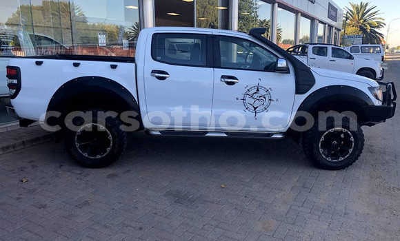 Sayi Na hannu Ford Ranger White Mota in Maseru a Maseru Sayi Na hannu Ford Ranger White Mota in Maseru a Maseru