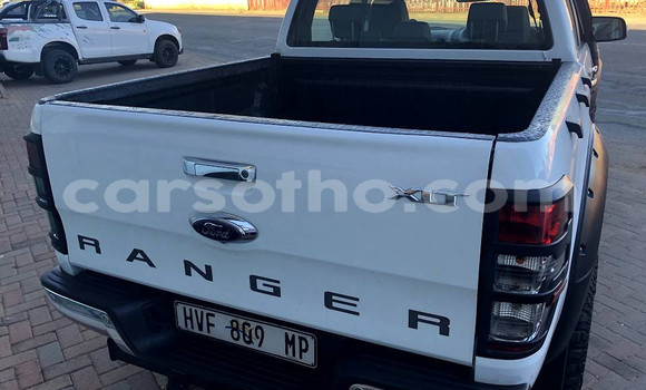 Sayi Na hannu Ford Ranger White Mota in Maseru a Maseru Sayi Na hannu Ford Ranger White Mota in Maseru a Maseru