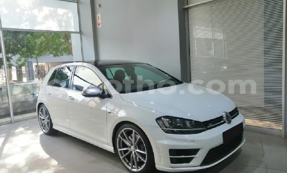 Sayi Na hannu Volkswagen Golf R White Mota in Roma a Maseru Sayi Na hannu Volkswagen Golf R White Mota in Roma a Maseru