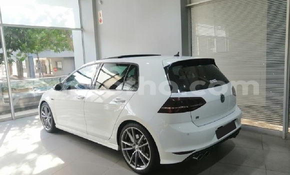 Sayi Na hannu Volkswagen Golf R White Mota in Roma a Maseru Sayi Na hannu Volkswagen Golf R White Mota in Roma a Maseru