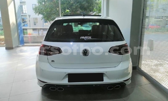 Sayi Na hannu Volkswagen Golf R White Mota in Roma a Maseru Sayi Na hannu Volkswagen Golf R White Mota in Roma a Maseru